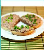 Read more about the article Sharing our Stories through Food: Vegetarian Chopped Liver
